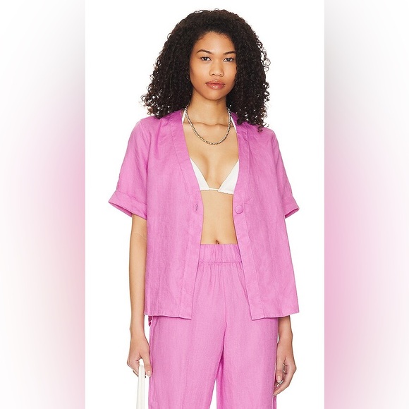 PQ Button Up Top - Picture 1 of 4